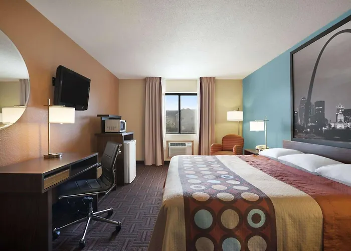 Super 8 By Wyndham St. Louis Motel