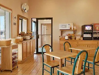 Super 8 By Wyndham St. Louis Motel 3*