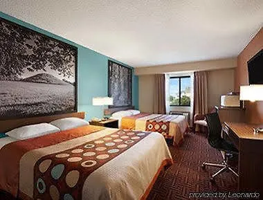 Super 8 By Wyndham St. Louis Collinsville