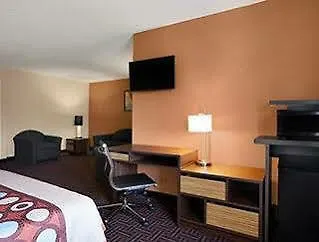 Super 8 By Wyndham St. Louis Motel
