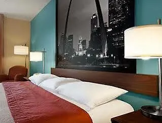 Super 8 By Wyndham St. Louis
